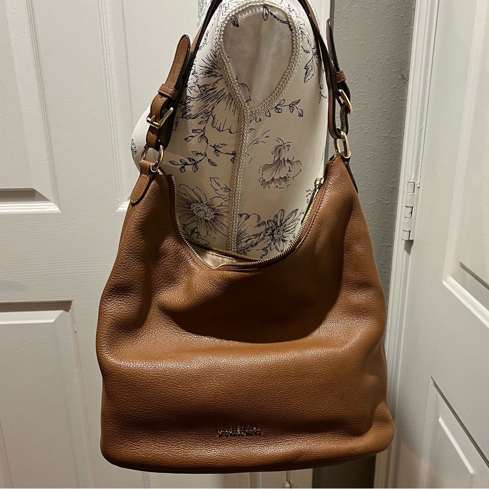 Michael kors brown pebble bag